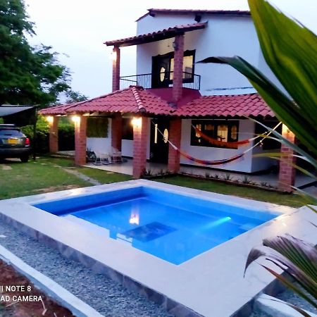 Casa Campo Emaus Caucasia Exterior photo
