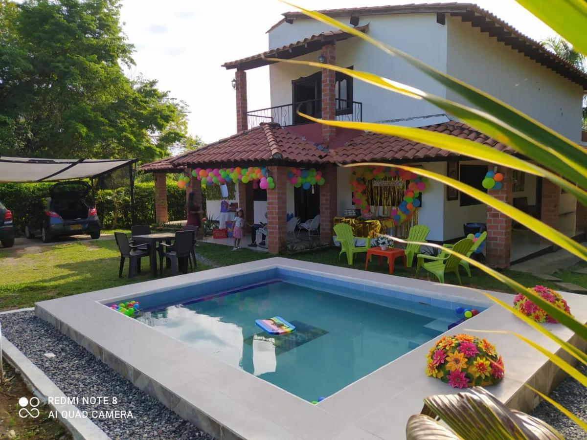Casa Campo Emaus Caucasia Exterior photo